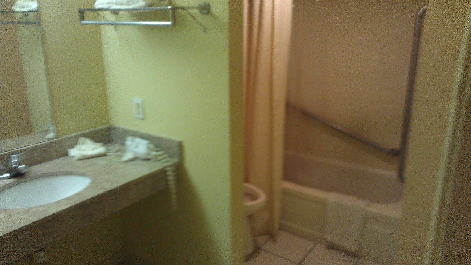 Atlanta Airport Hotel Forest Park Buitenkant foto
